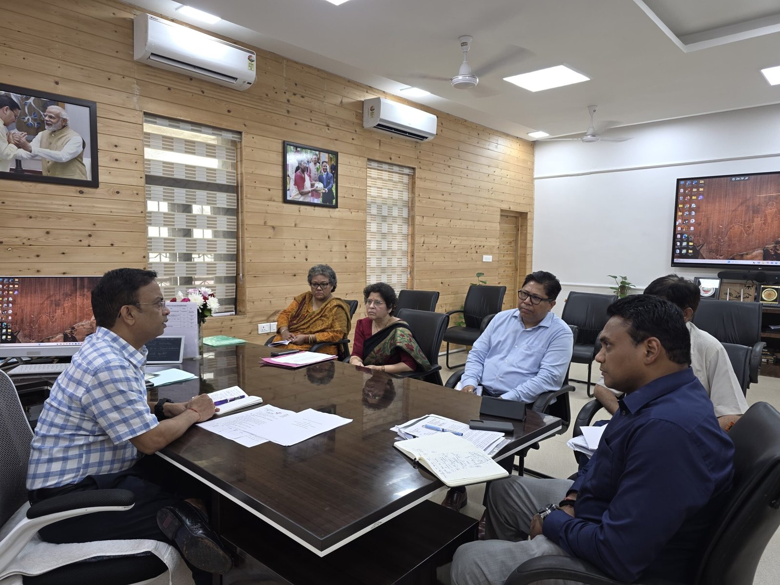 स्वास्थ्य सेवाओं में सुधार के लिए मुख्यमंत्री ने दिए निर्देश,स्वास्थ्य आयुक्त बनाने पर विचार
